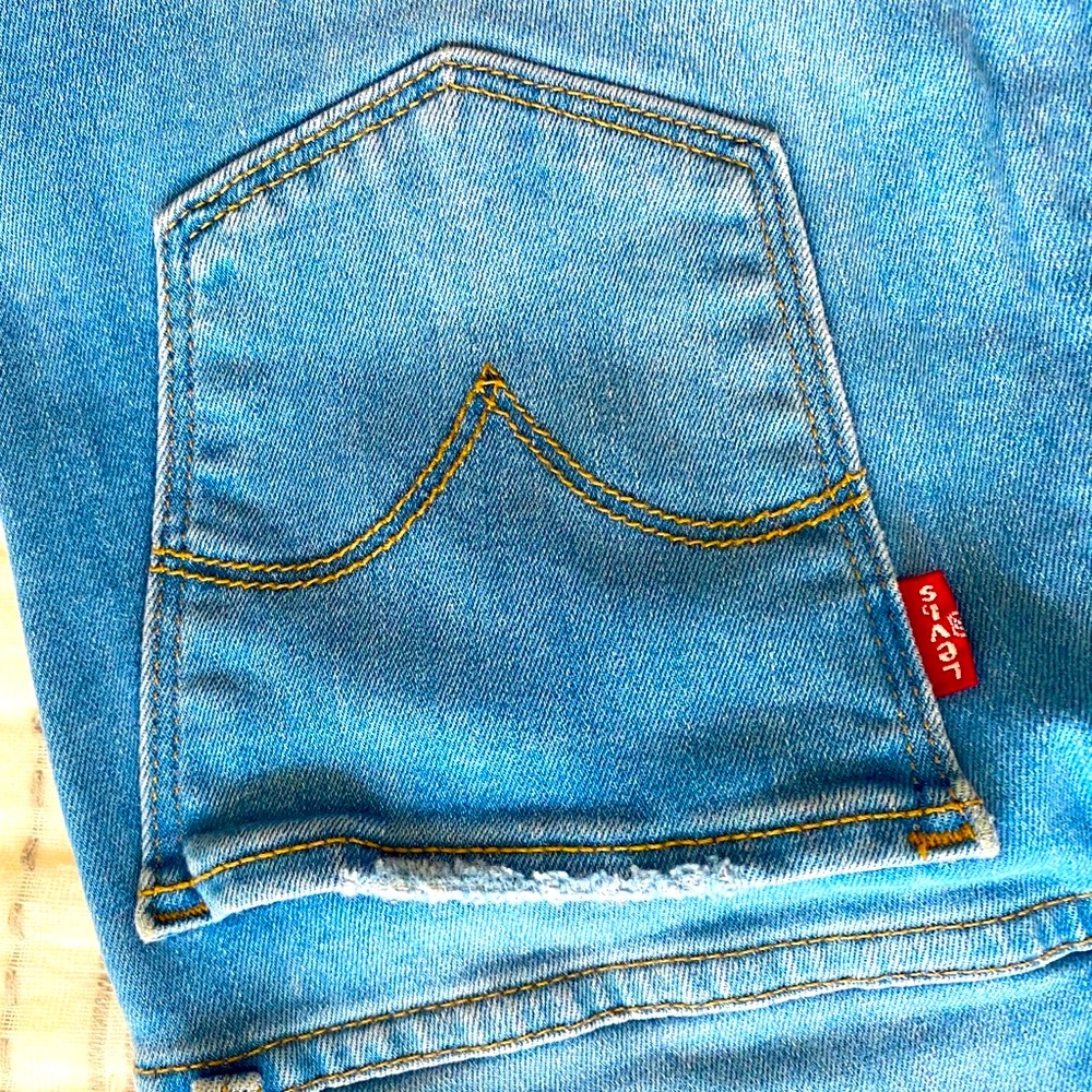 Levi’s 701 Super Skinny Jeans